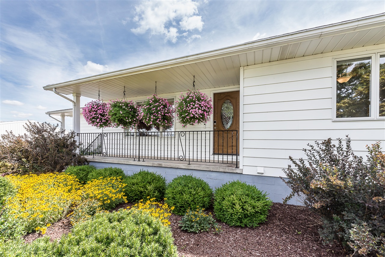 8584 Cobblestone Drive, Newport, MI, 48166-7813