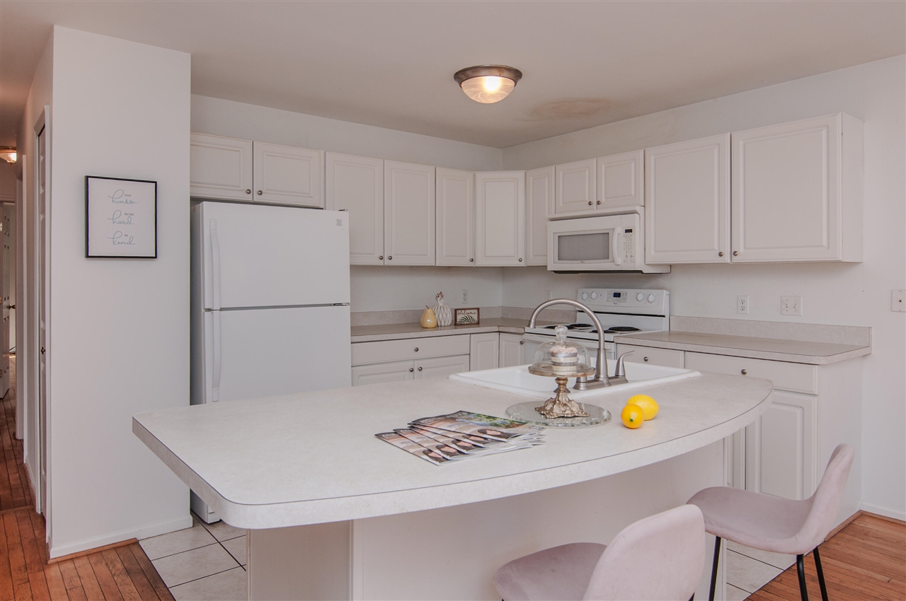 4160 Boulder Pond Drive, Ann Arbor, MI, 48108-8598
