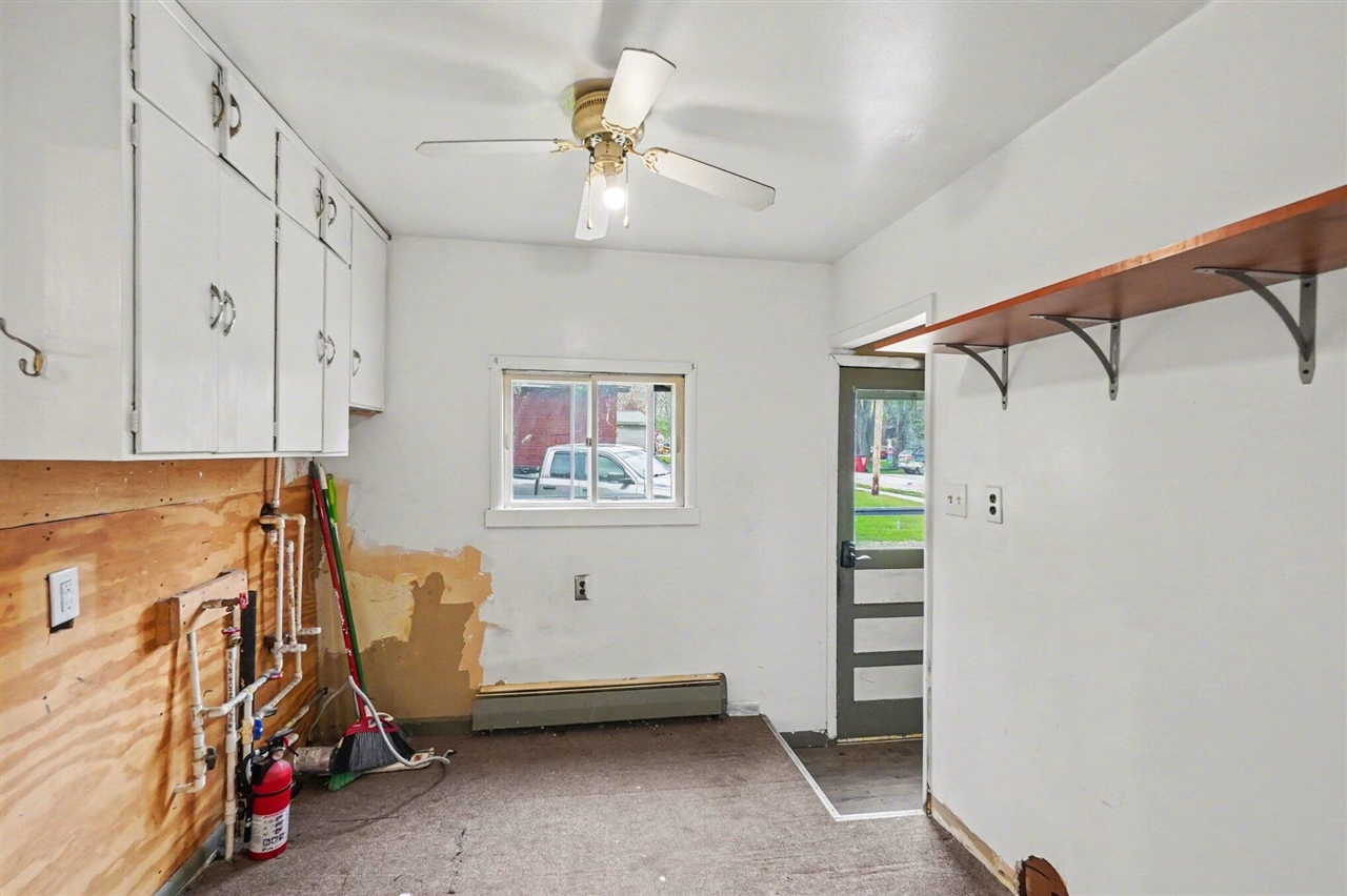 282 W Washington Street, Newaygo, MI, 49337-8844