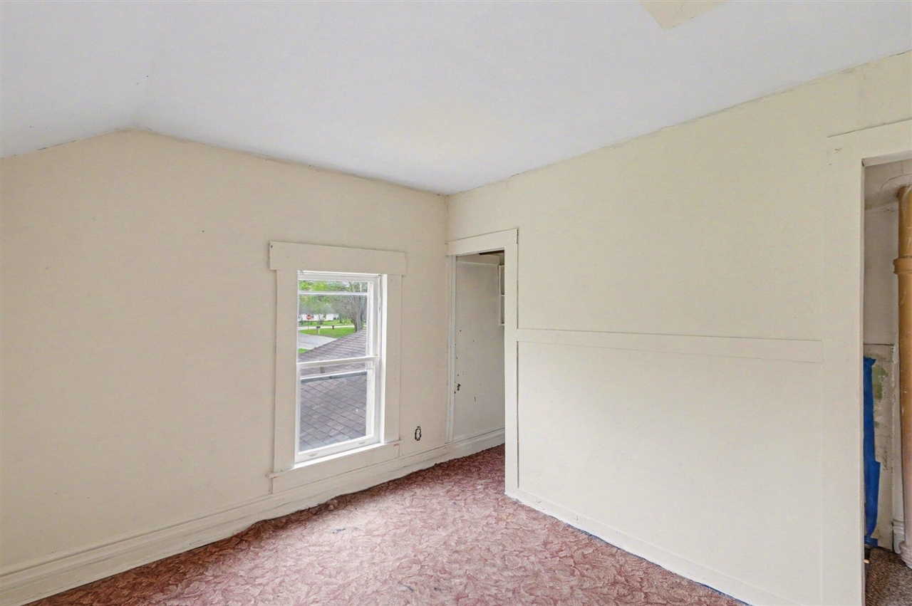 282 W Washington Street, Newaygo, MI, 49337-8844