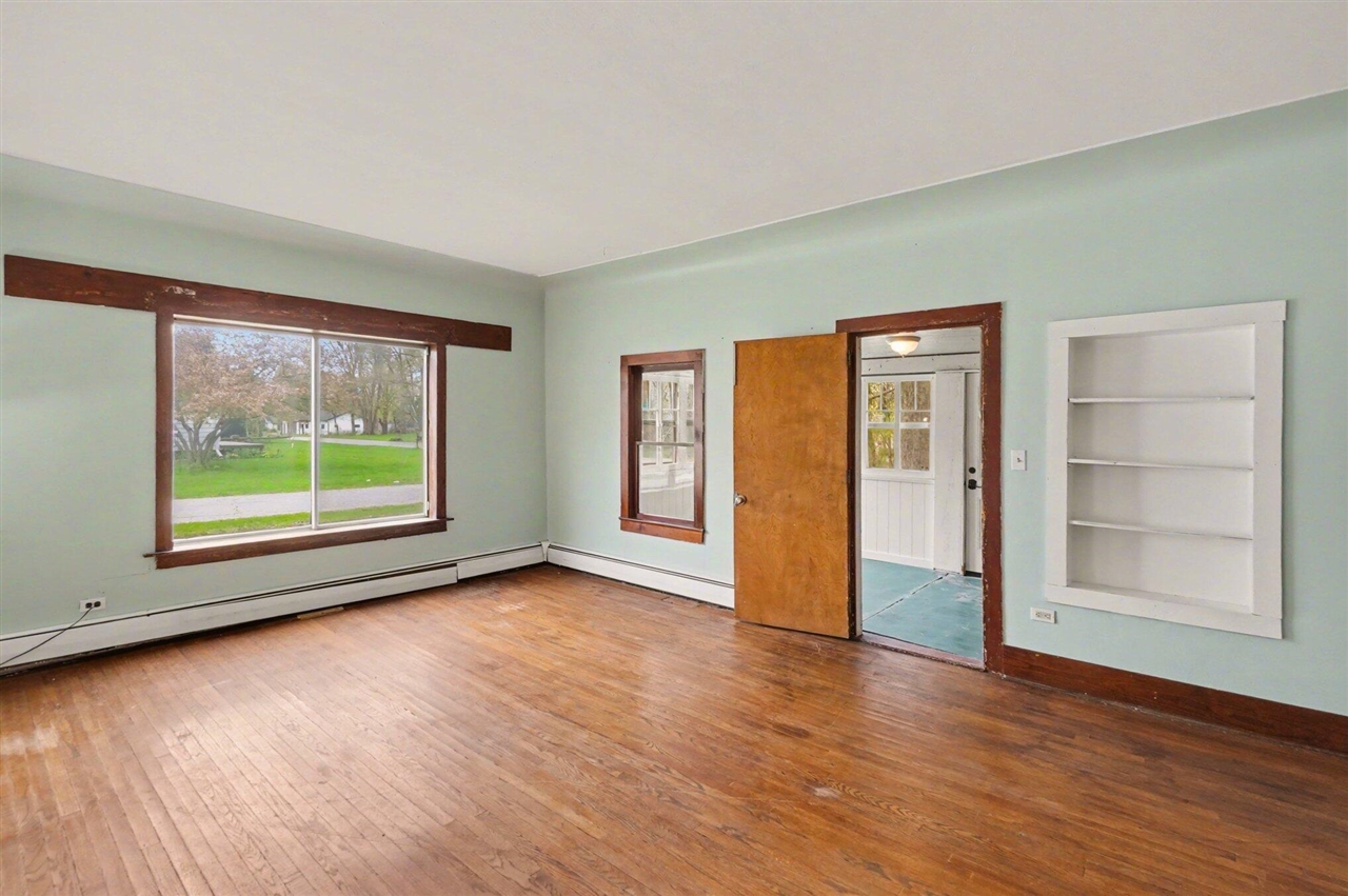 282 W Washington Street, Newaygo, MI, 49337-8844