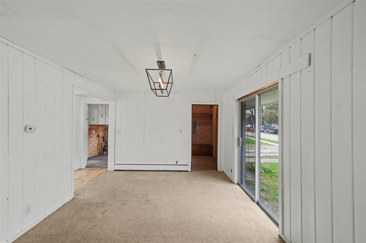 282 W Washington Street, Newaygo, MI, 49337-8844