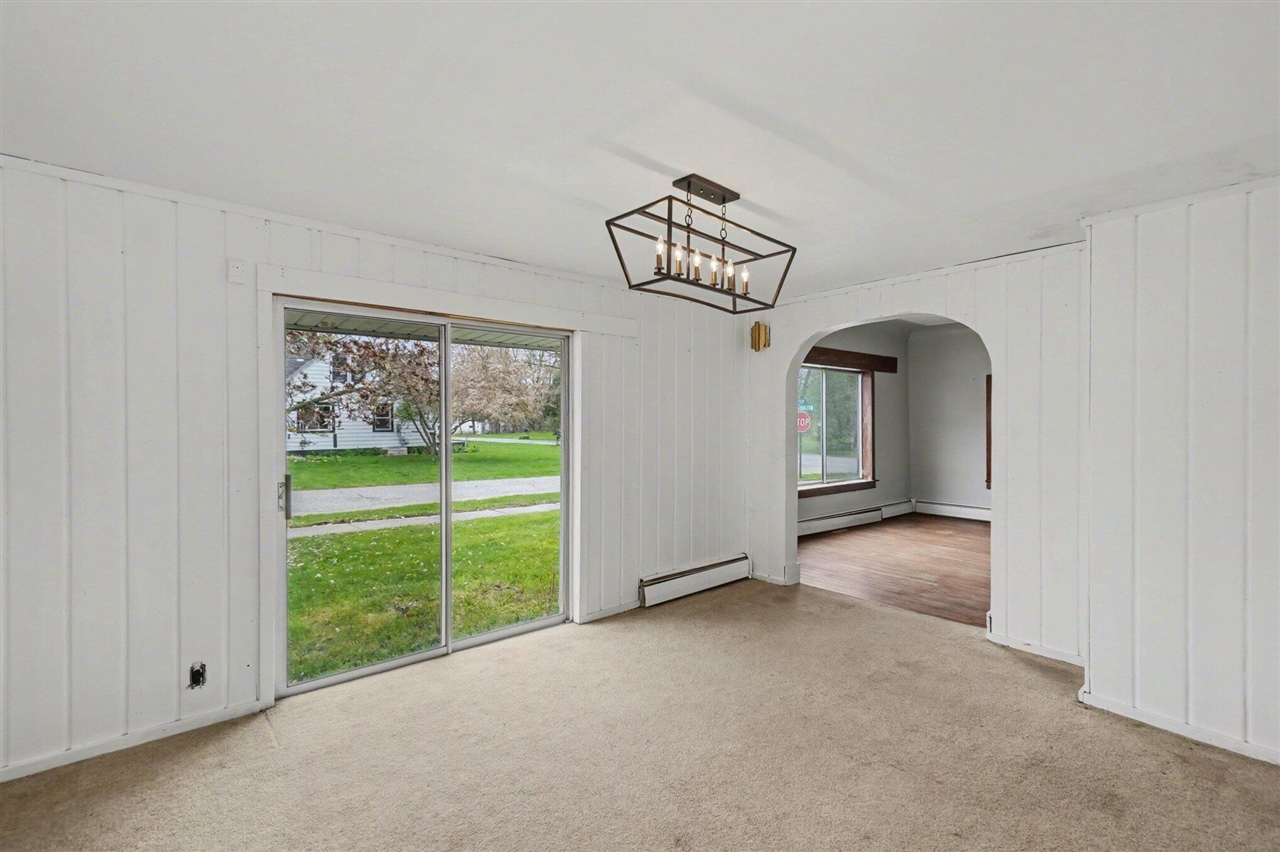 282 W Washington Street, Newaygo, MI, 49337-8844