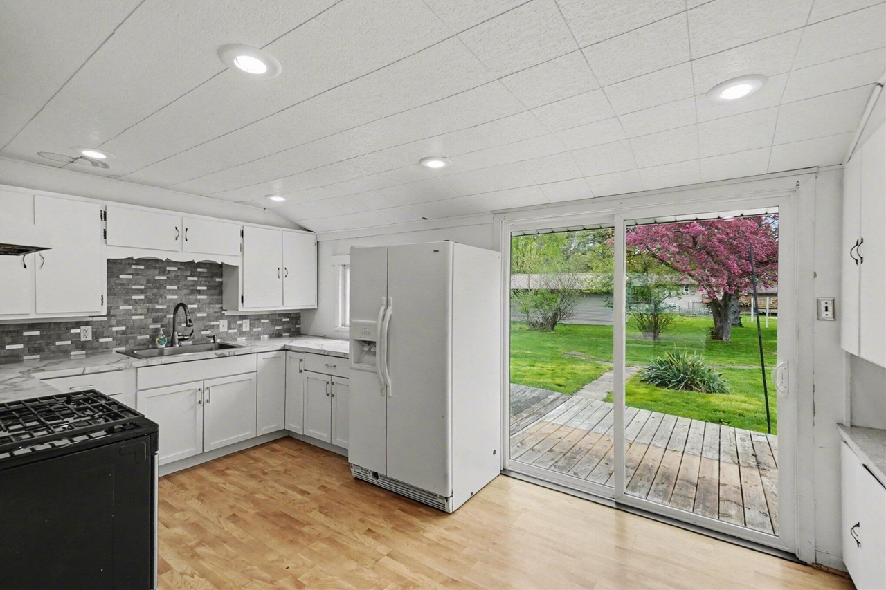 282 W Washington Street, Newaygo, MI, 49337-8844