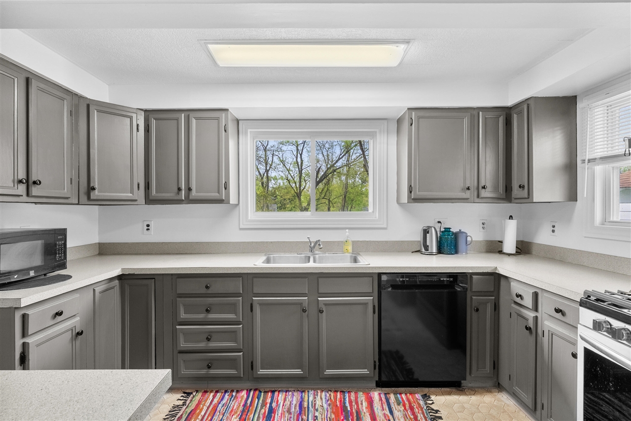 2126 Fairfield Road, Portage, MI, 49002