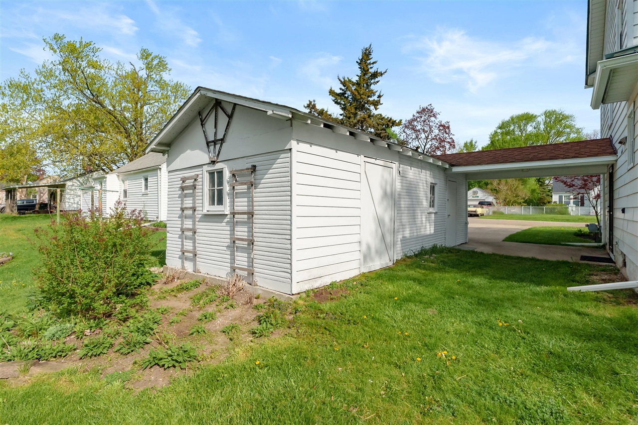 2126 Fairfield Road, Portage, MI, 49002