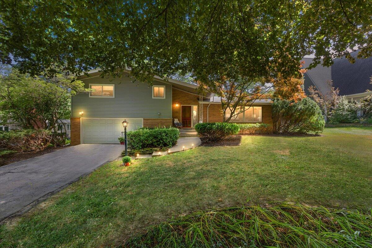 5559 Creekview Drive, Ann Arbor, MI, 48108-8551