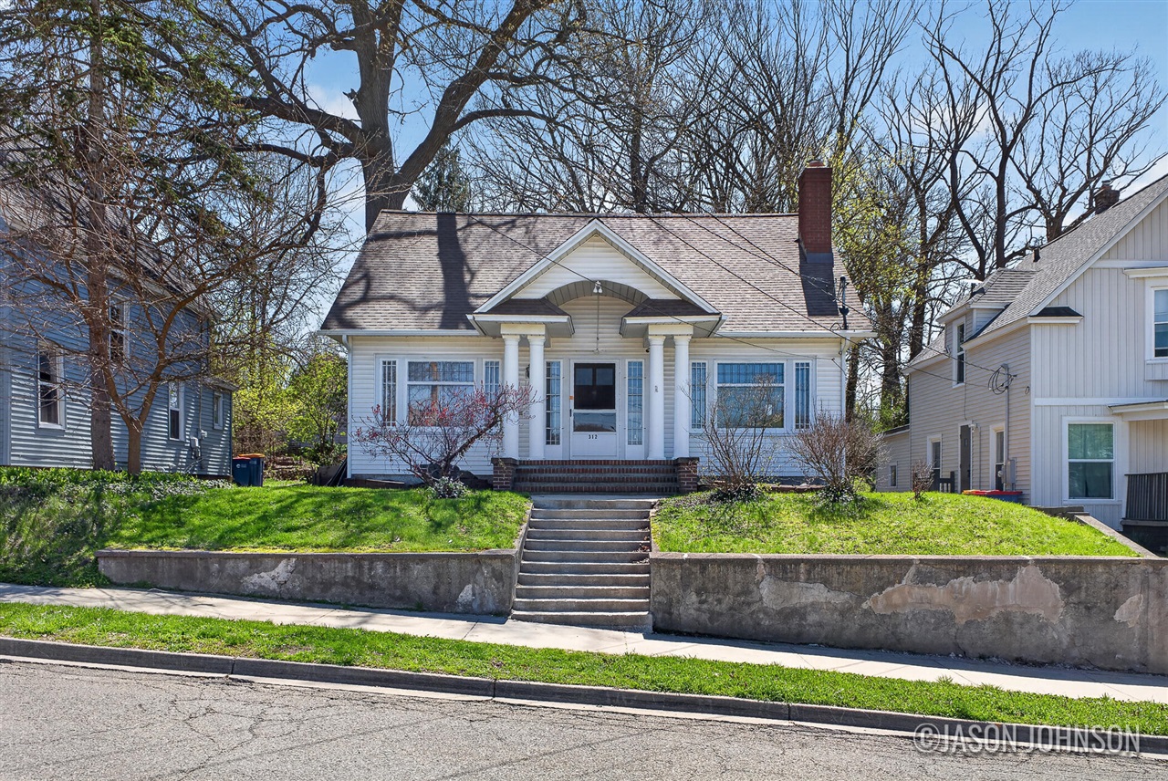 312 Sweet Street, Grand Rapids, MI, 49505-4710