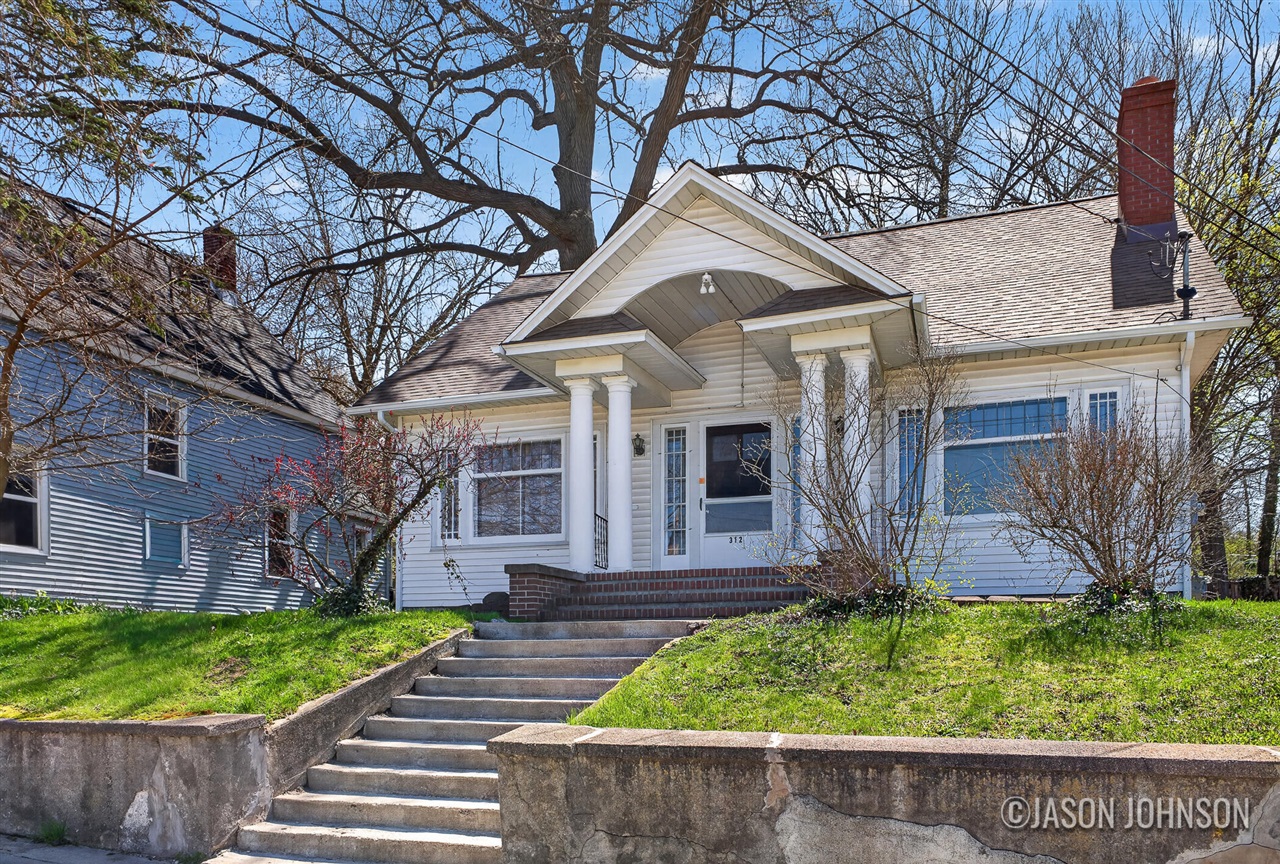 312 Sweet Street, Grand Rapids, MI, 49505-4710