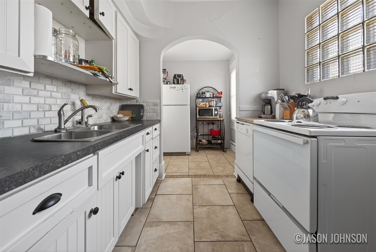 312 Sweet Street, Grand Rapids, MI, 49505-4710