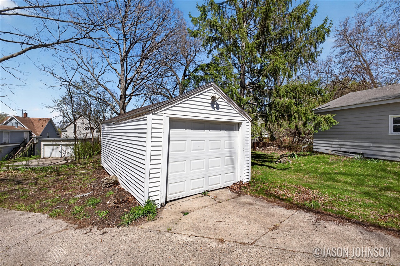312 Sweet Street, Grand Rapids, MI, 49505-4710