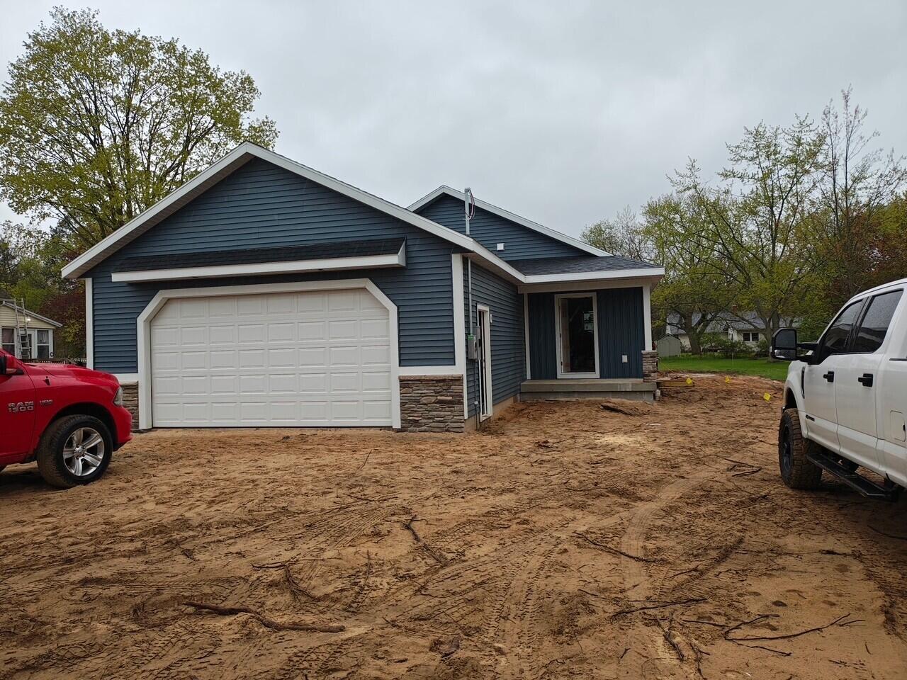 4655 Henry Street, Norton Shores, MI, 49441-5432