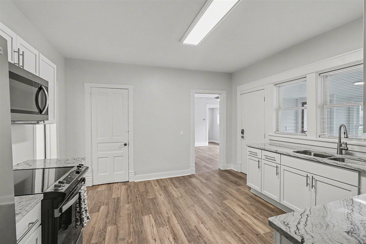 1036 Denner Street, Kalamazoo, MI, 49006-2221