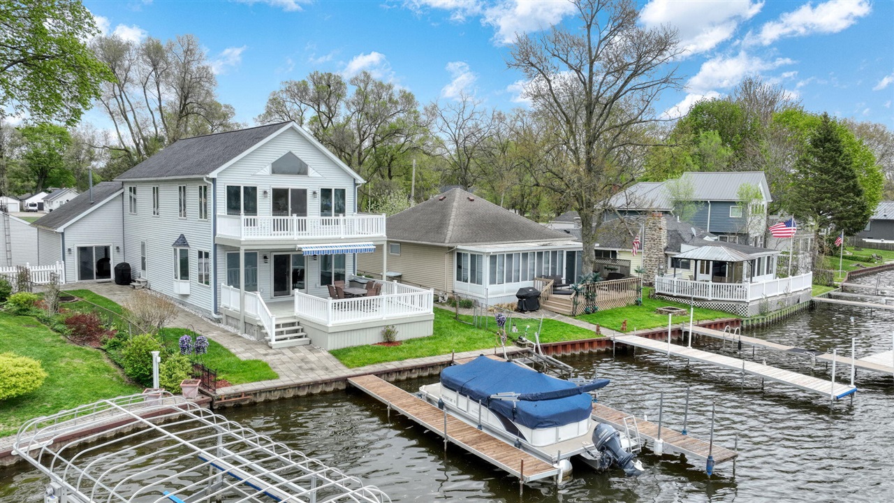 217 N Lakeside Drive, Michigan Center, MI, 49254-1250