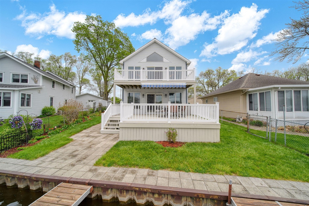 217 N Lakeside Drive, Michigan Center, MI, 49254-1250