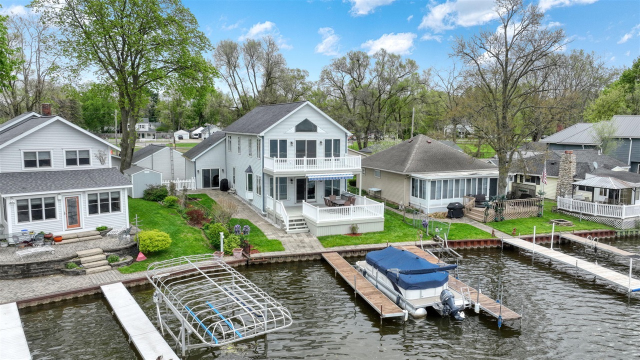 217 N Lakeside Drive, Michigan Center, MI, 49254-1250