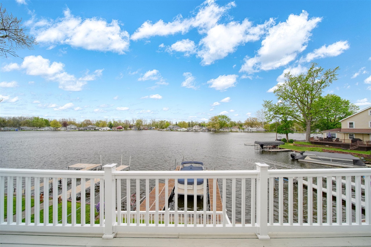217 N Lakeside Drive, Michigan Center, MI, 49254-1250