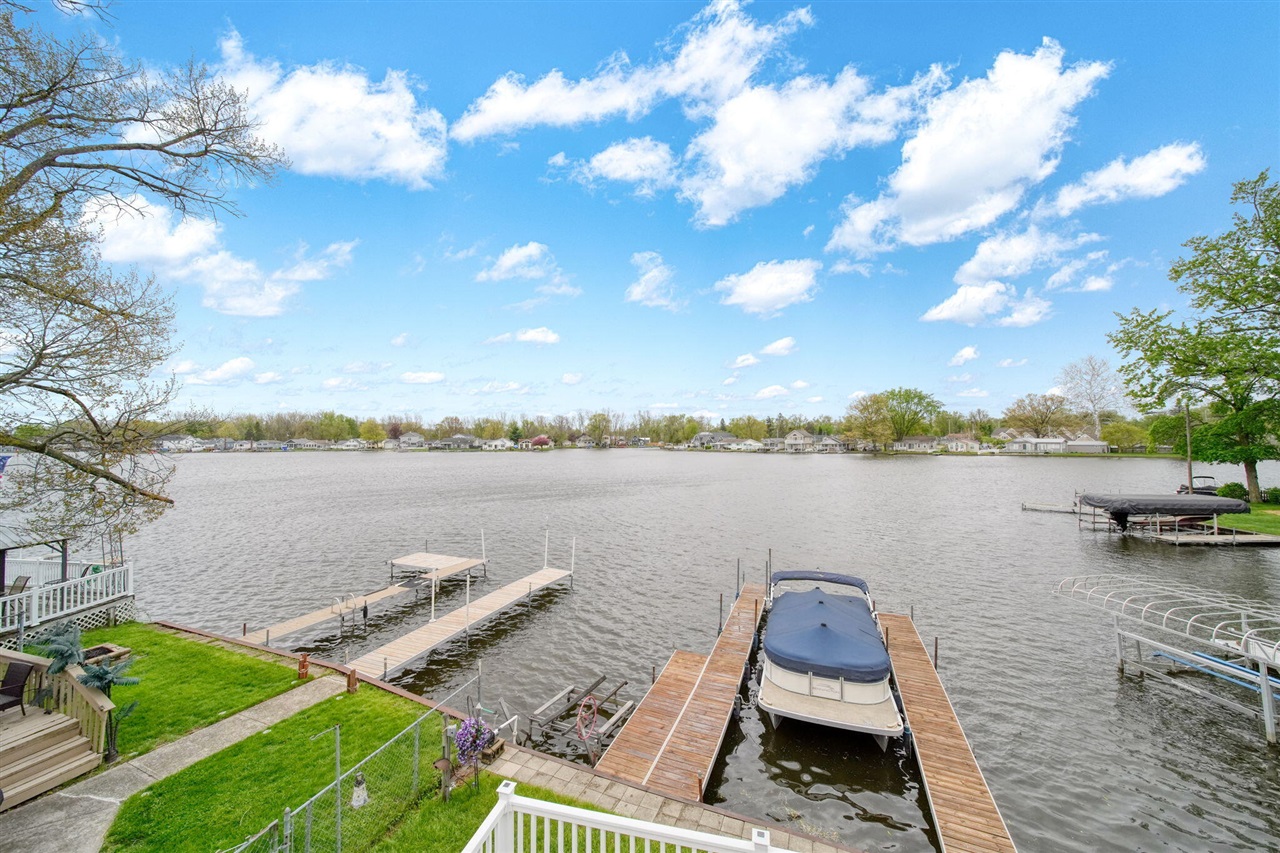 217 N Lakeside Drive, Michigan Center, MI, 49254-1250