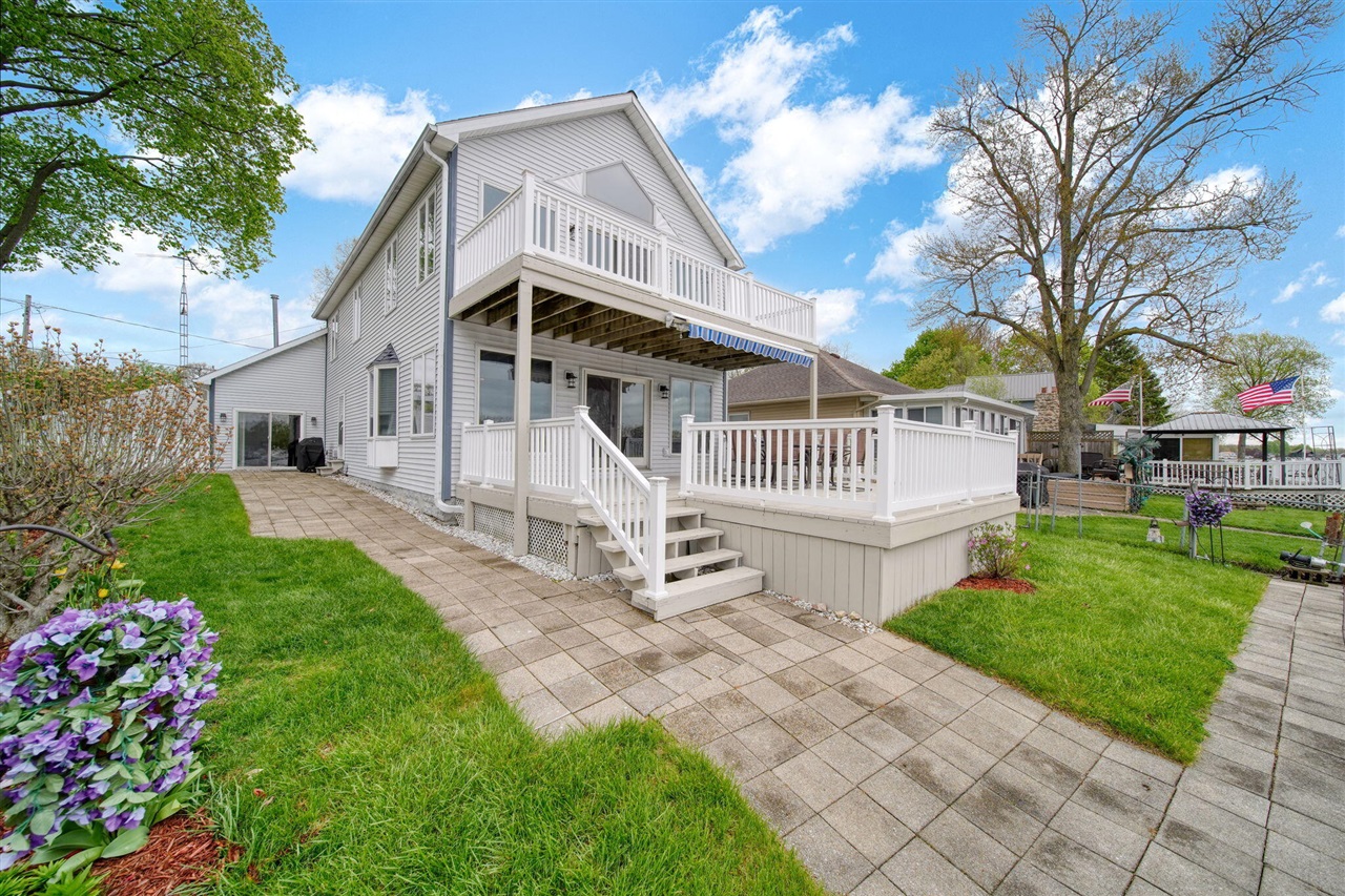 217 N Lakeside Drive, Michigan Center, MI, 49254-1250