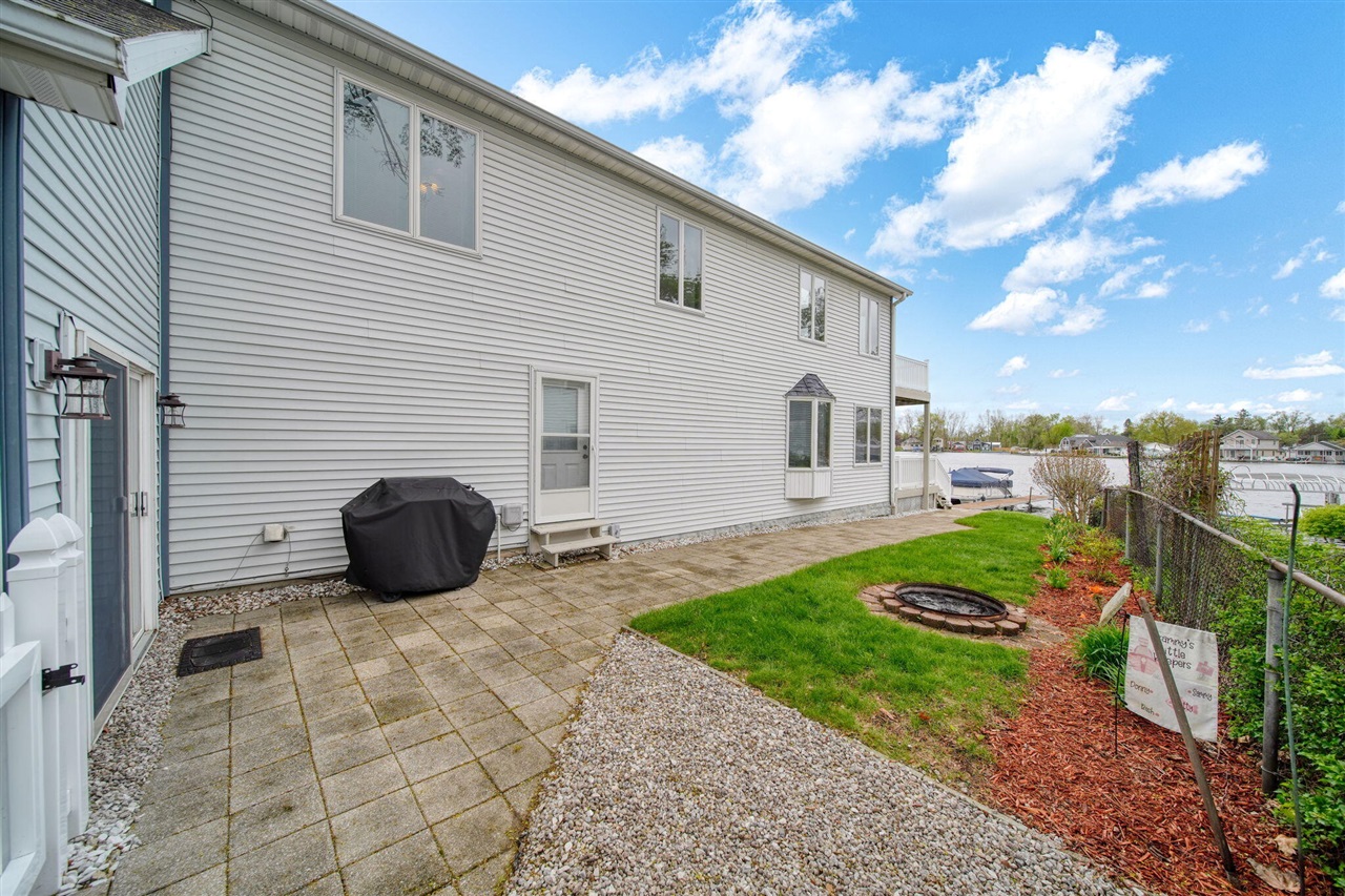 217 N Lakeside Drive, Michigan Center, MI, 49254-1250