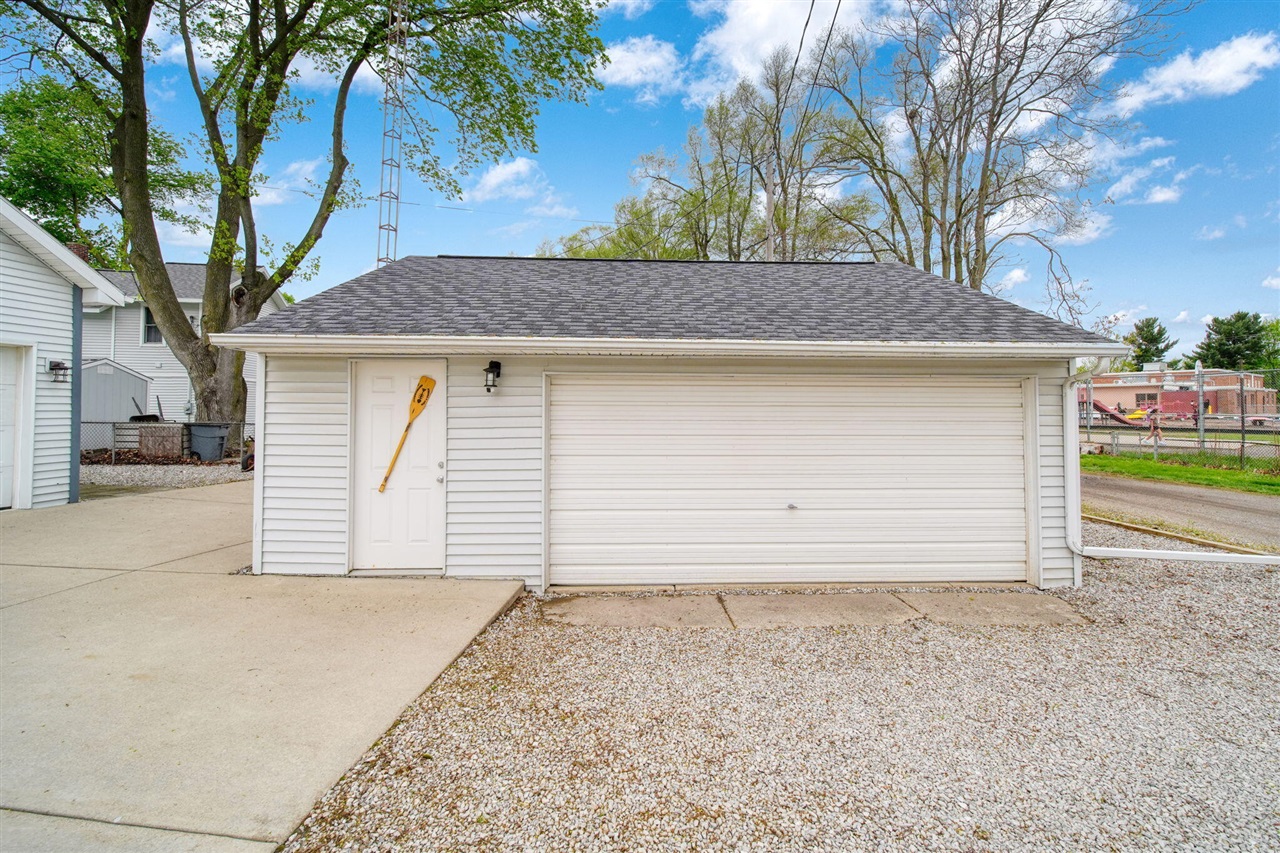 217 N Lakeside Drive, Michigan Center, MI, 49254-1250