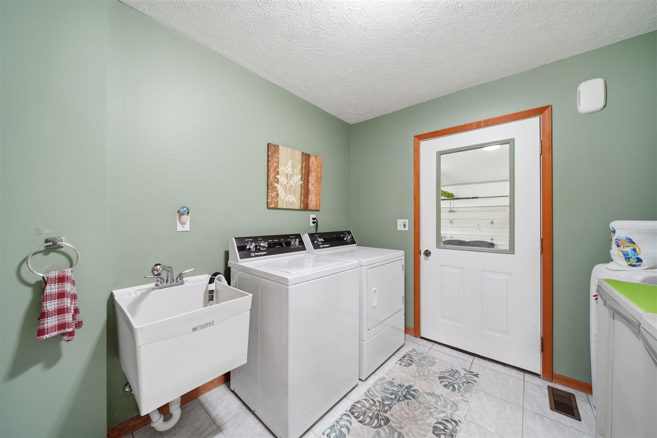 217 N Lakeside Drive, Michigan Center, MI, 49254-1250