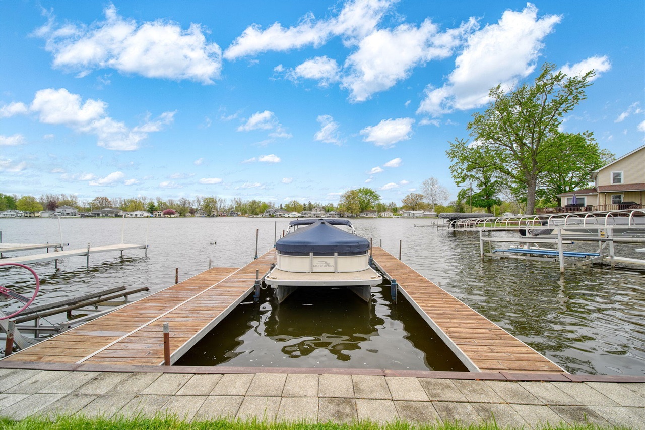 217 N Lakeside Drive, Michigan Center, MI, 49254-1250