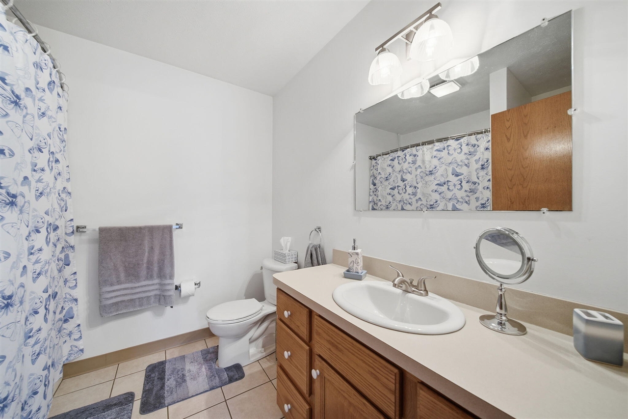 217 N Lakeside Drive, Michigan Center, MI, 49254-1250