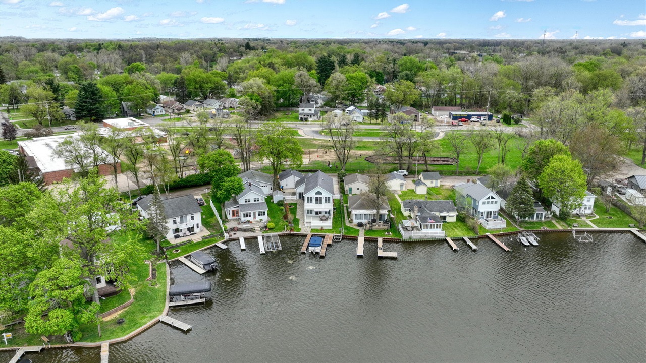 217 N Lakeside Drive, Michigan Center, MI, 49254-1250