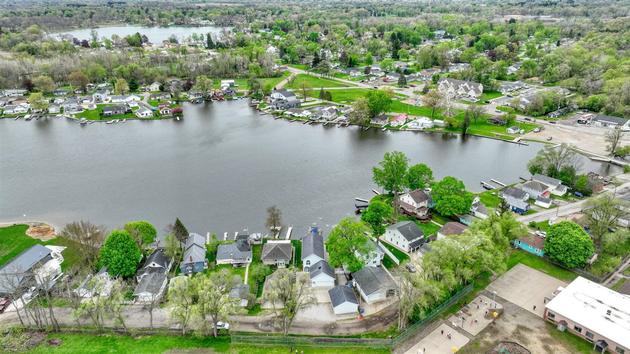 217 N Lakeside Drive, Michigan Center, MI, 49254-1250