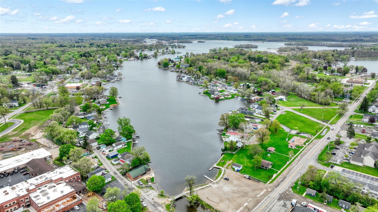217 N Lakeside Drive, Michigan Center, MI, 49254-1250