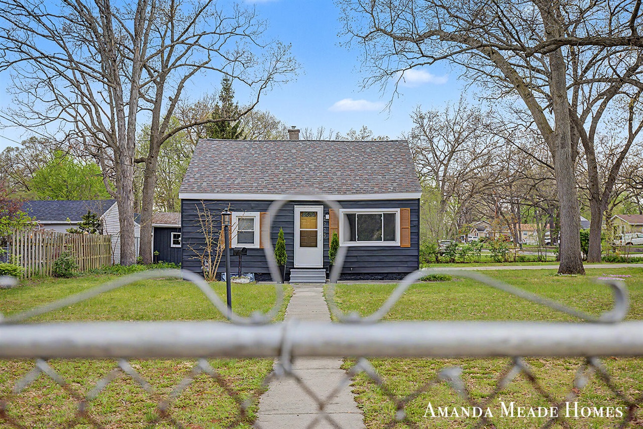 1223 40th Street, Wyoming, MI, 49509-4301