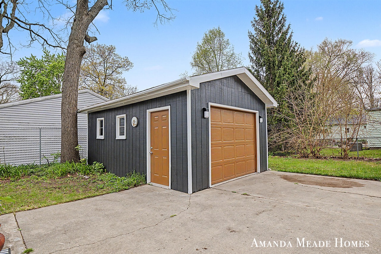 1223 40th Street, Wyoming, MI, 49509-4301