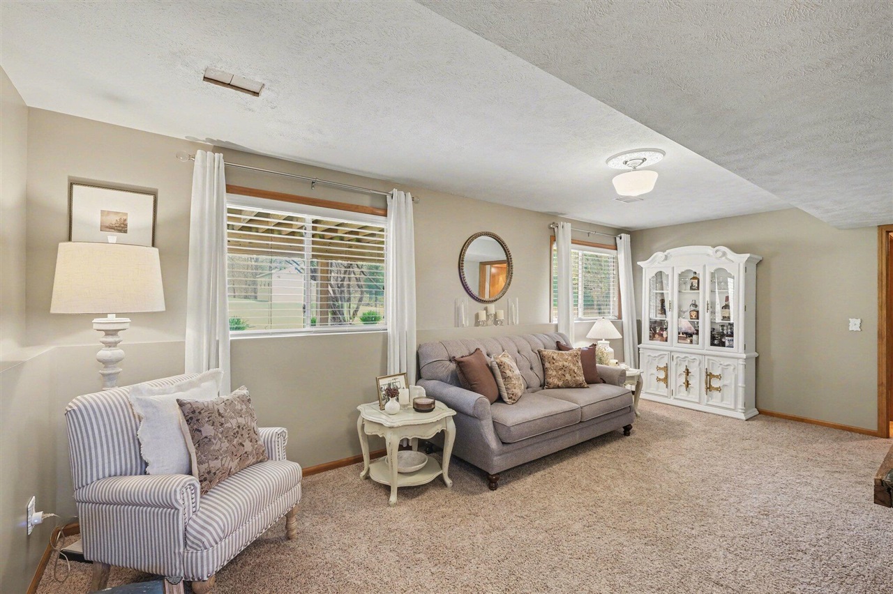 11548 Holmden Court, Rockford, MI, 49341-7341
