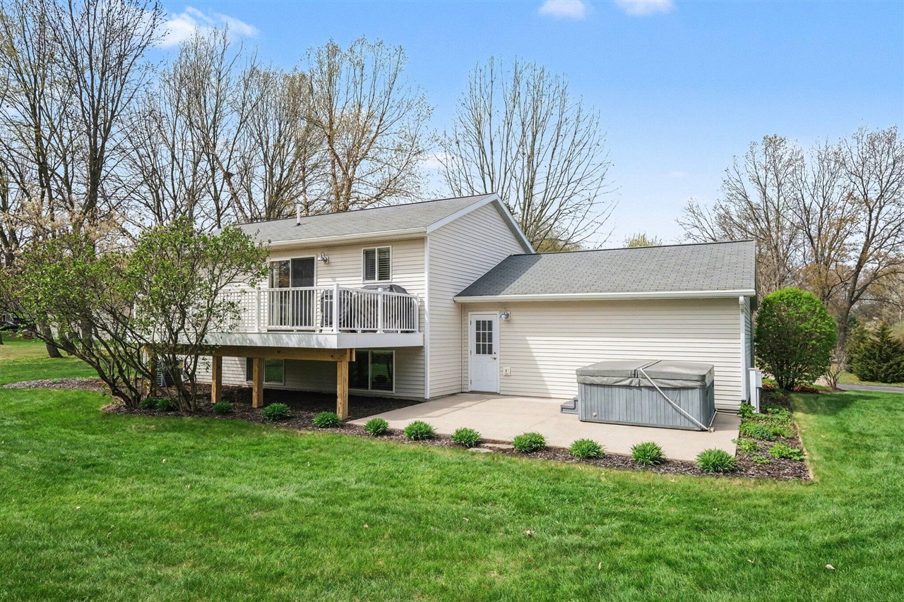 11548 Holmden Court, Rockford, MI, 49341-7341