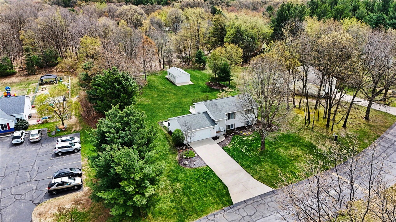 11548 Holmden Court, Rockford, MI, 49341-7341