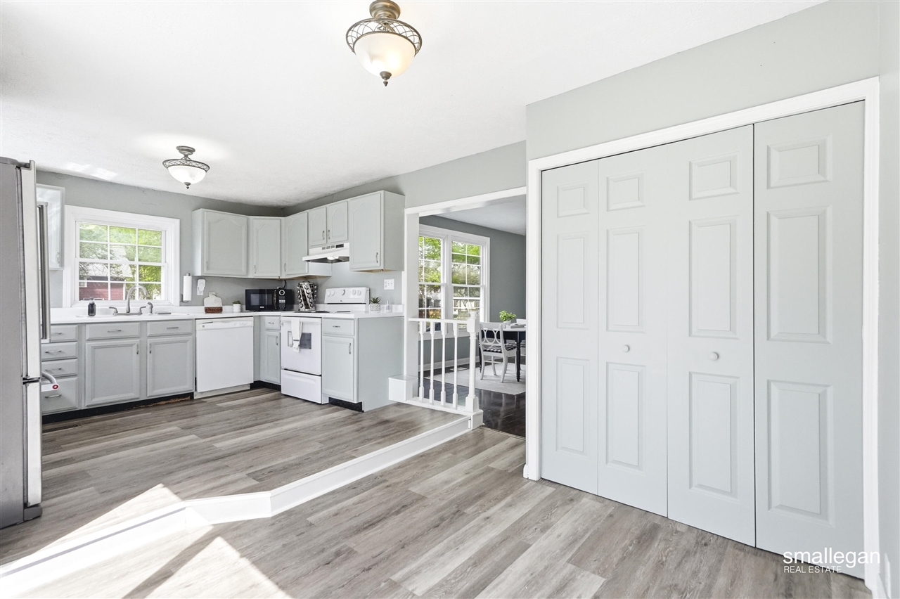 1323 4th Avenue, Lake Odessa, MI, 48849-1303