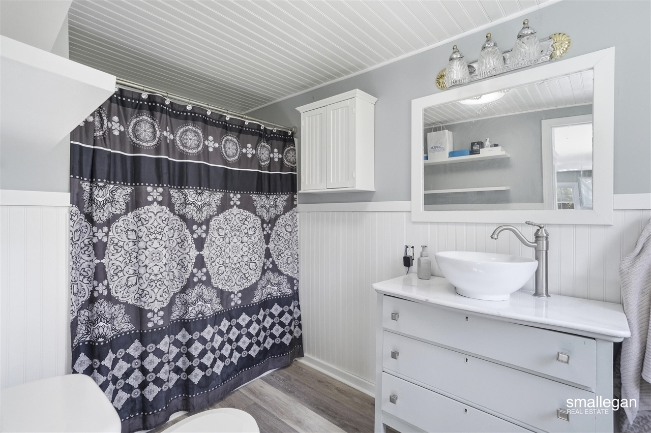 1323 4th Avenue, Lake Odessa, MI, 48849-1303