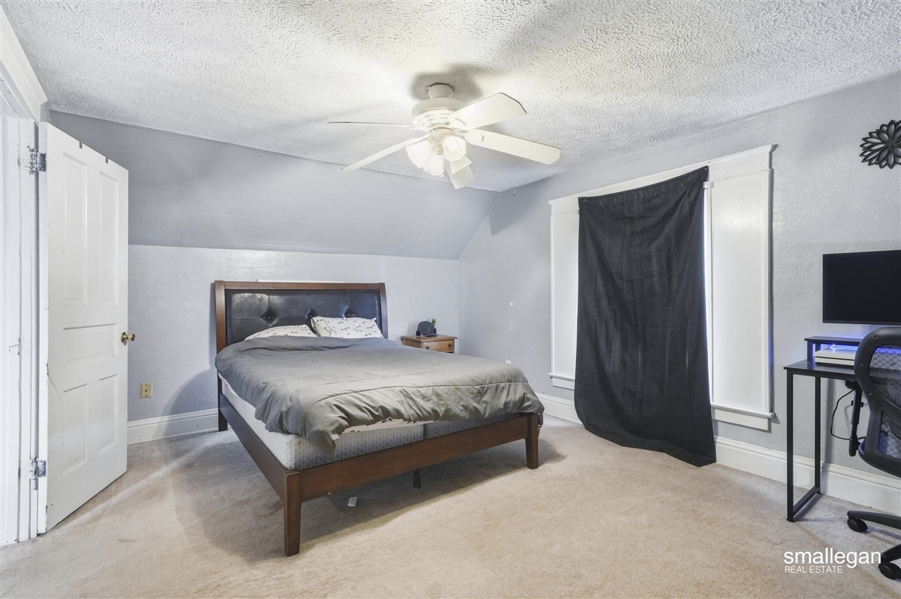 1323 4th Avenue, Lake Odessa, MI, 48849-1303