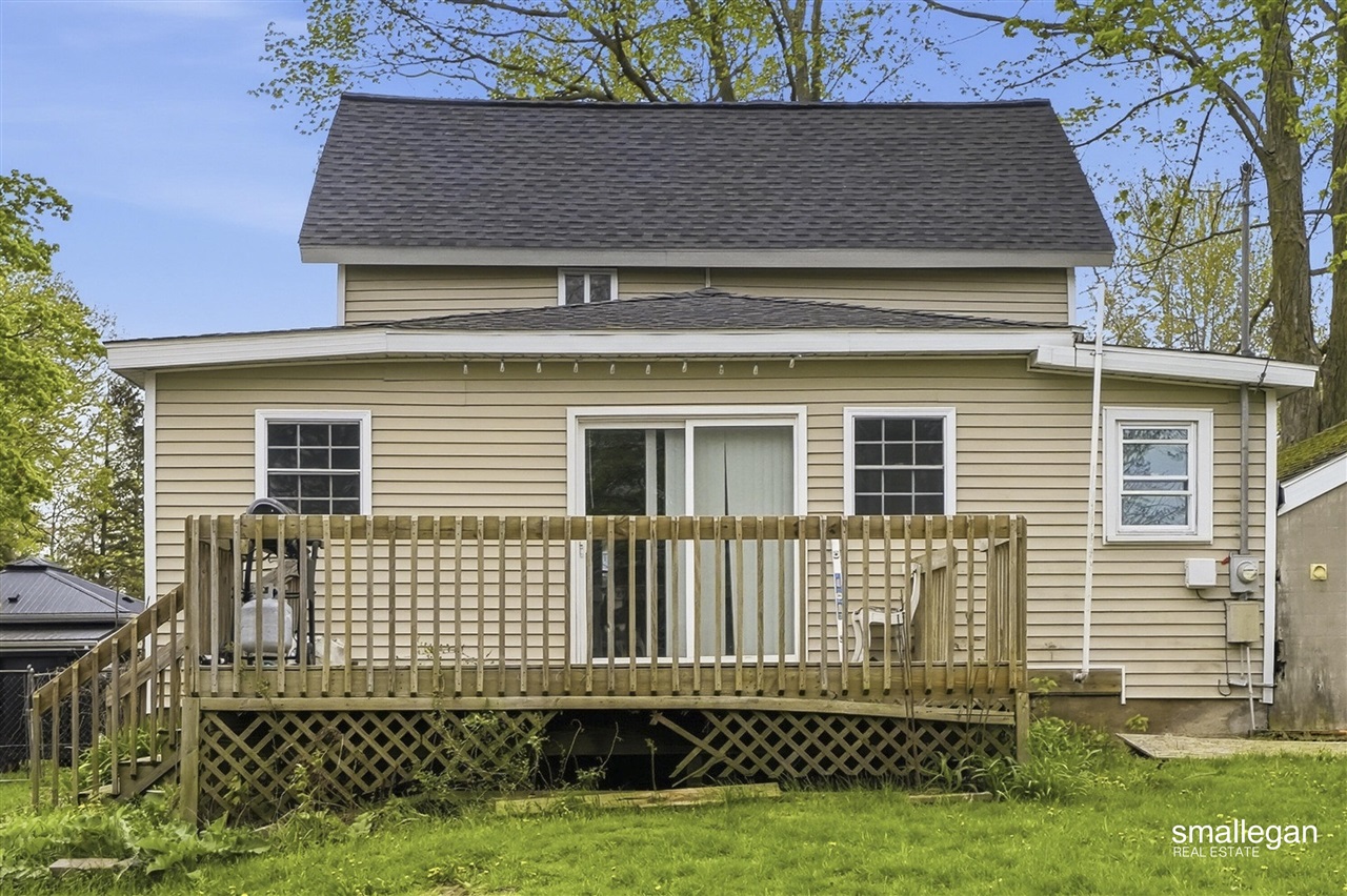 1323 4th Avenue, Lake Odessa, MI, 48849-1303