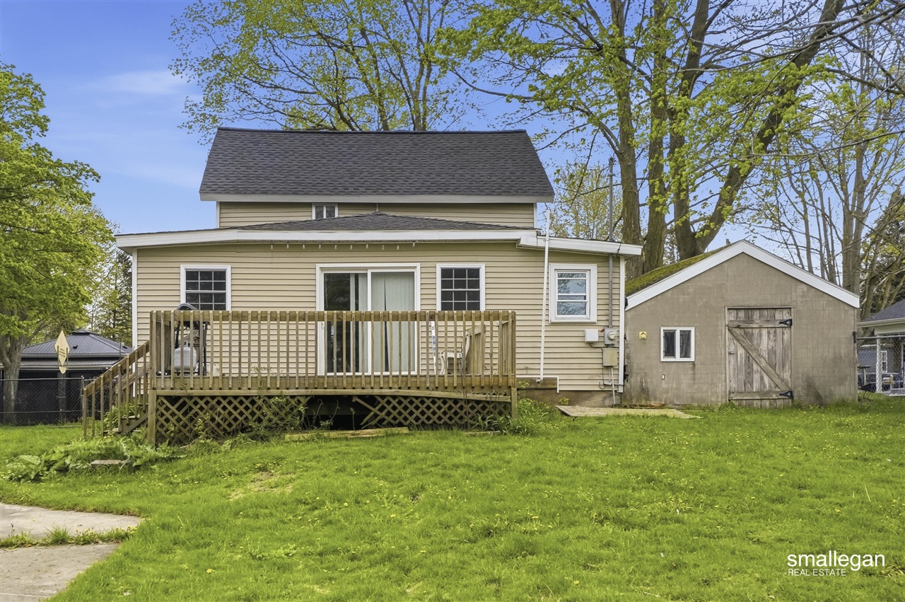 1323 4th Avenue, Lake Odessa, MI, 48849-1303