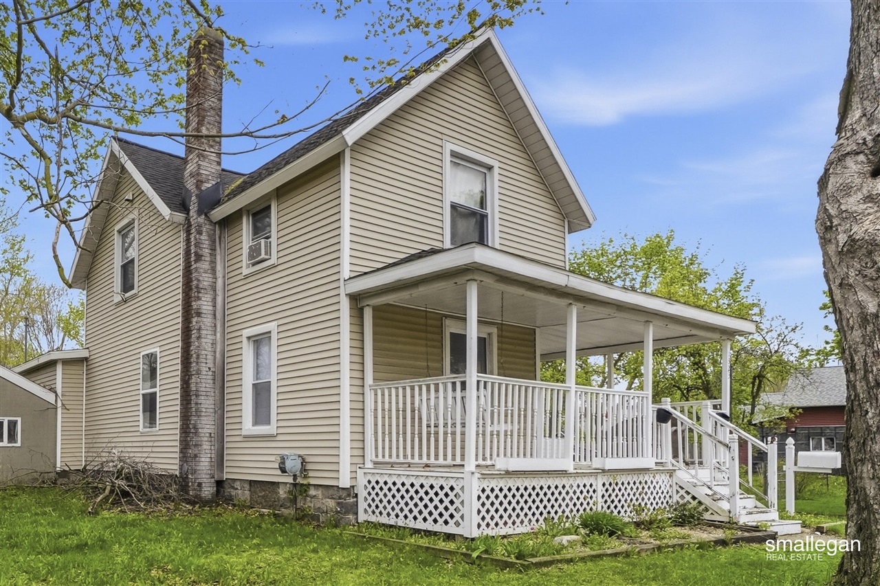 1323 4th Avenue, Lake Odessa, MI, 48849-1303