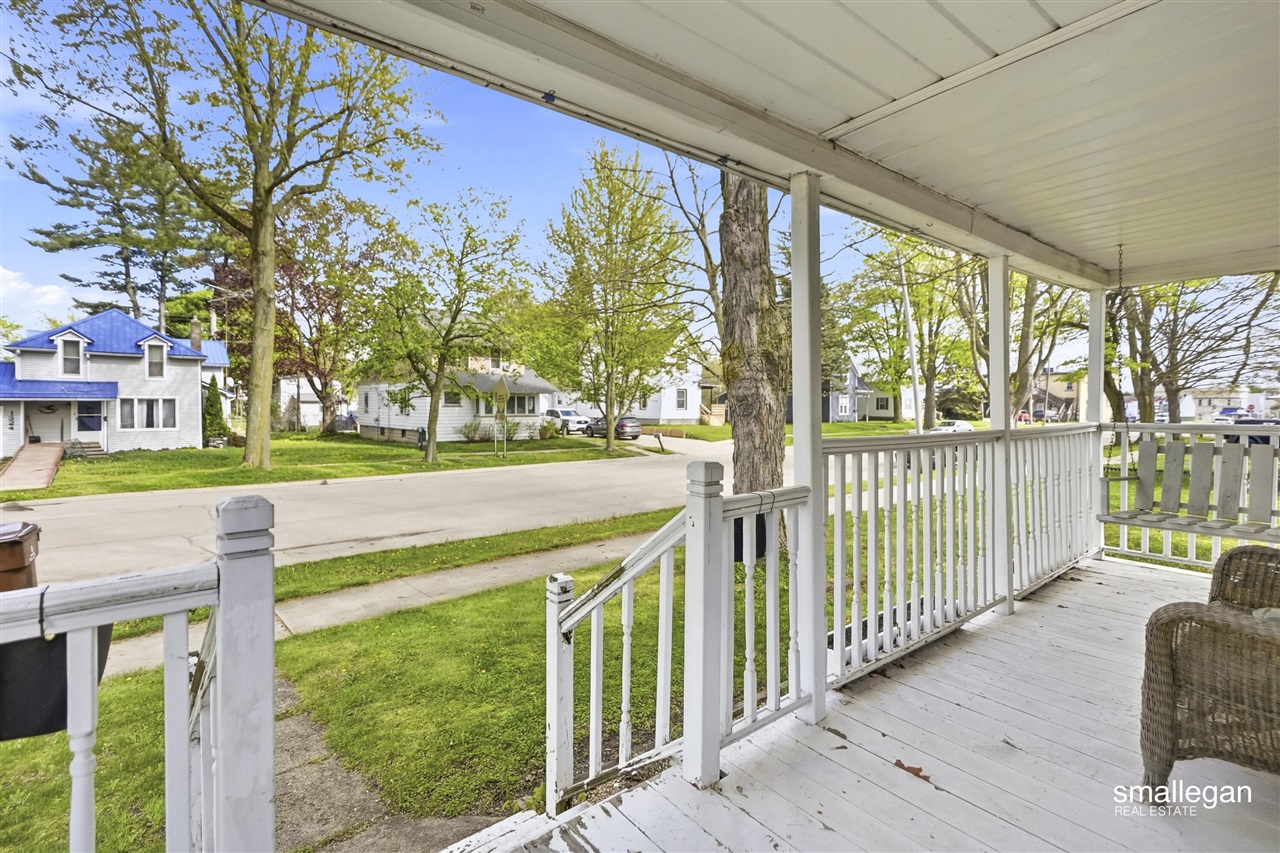 1323 4th Avenue, Lake Odessa, MI, 48849-1303