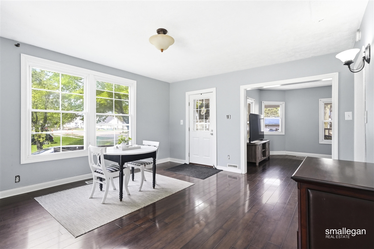 1323 4th Avenue, Lake Odessa, MI, 48849-1303