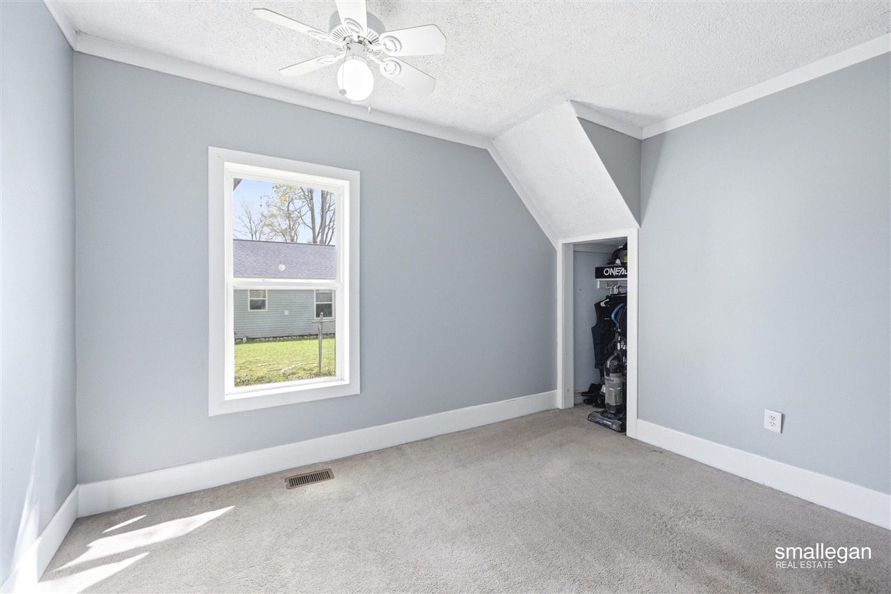 1323 4th Avenue, Lake Odessa, MI, 48849-1303
