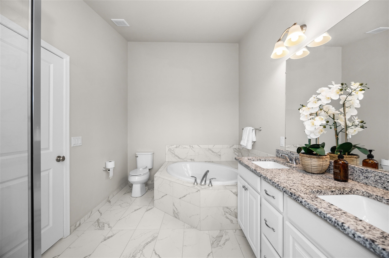 2794 Ashcombe Drive, Ann Arbor, MI, 48105-3707