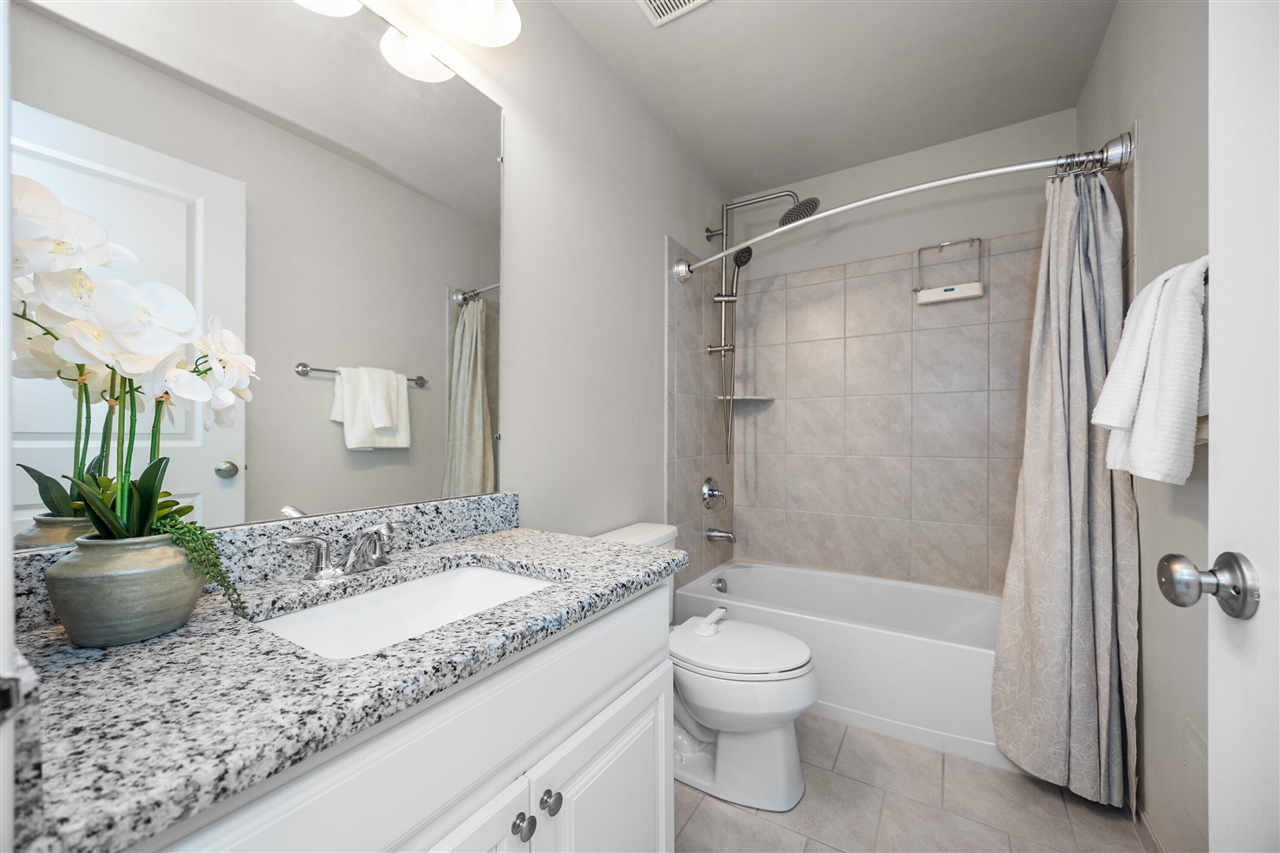 2794 Ashcombe Drive, Ann Arbor, MI, 48105-3707