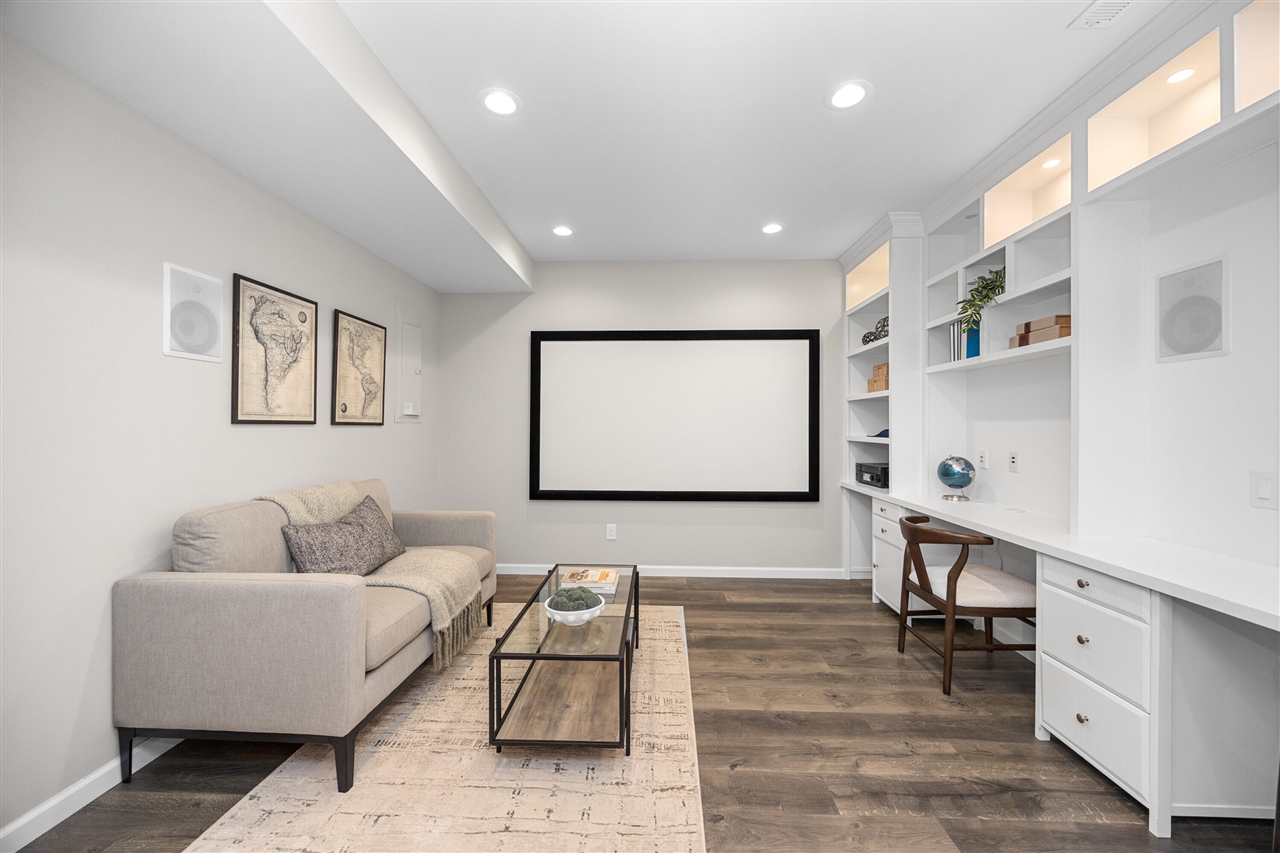 2794 Ashcombe Drive, Ann Arbor, MI, 48105-3707