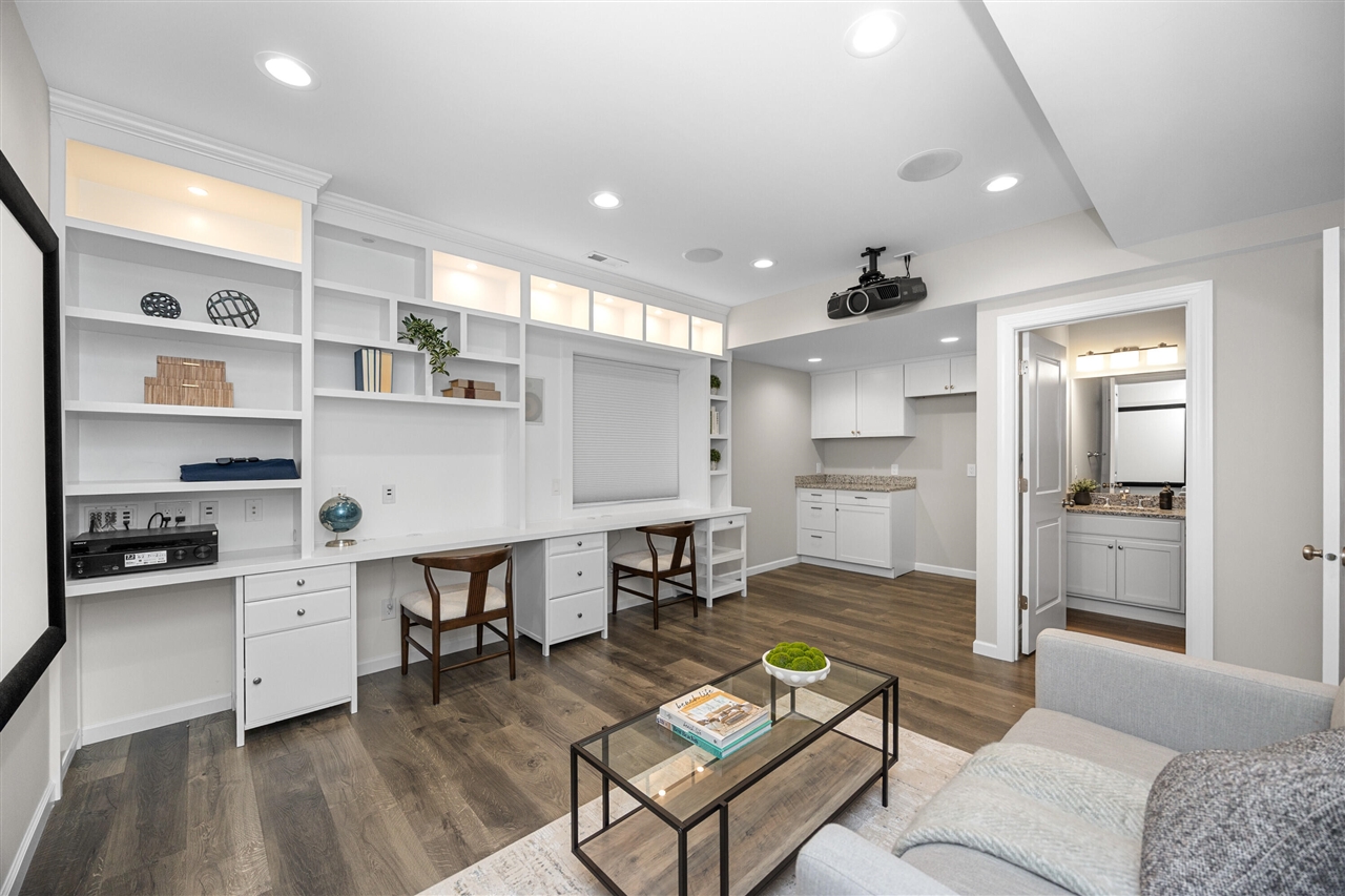 2794 Ashcombe Drive, Ann Arbor, MI, 48105-3707