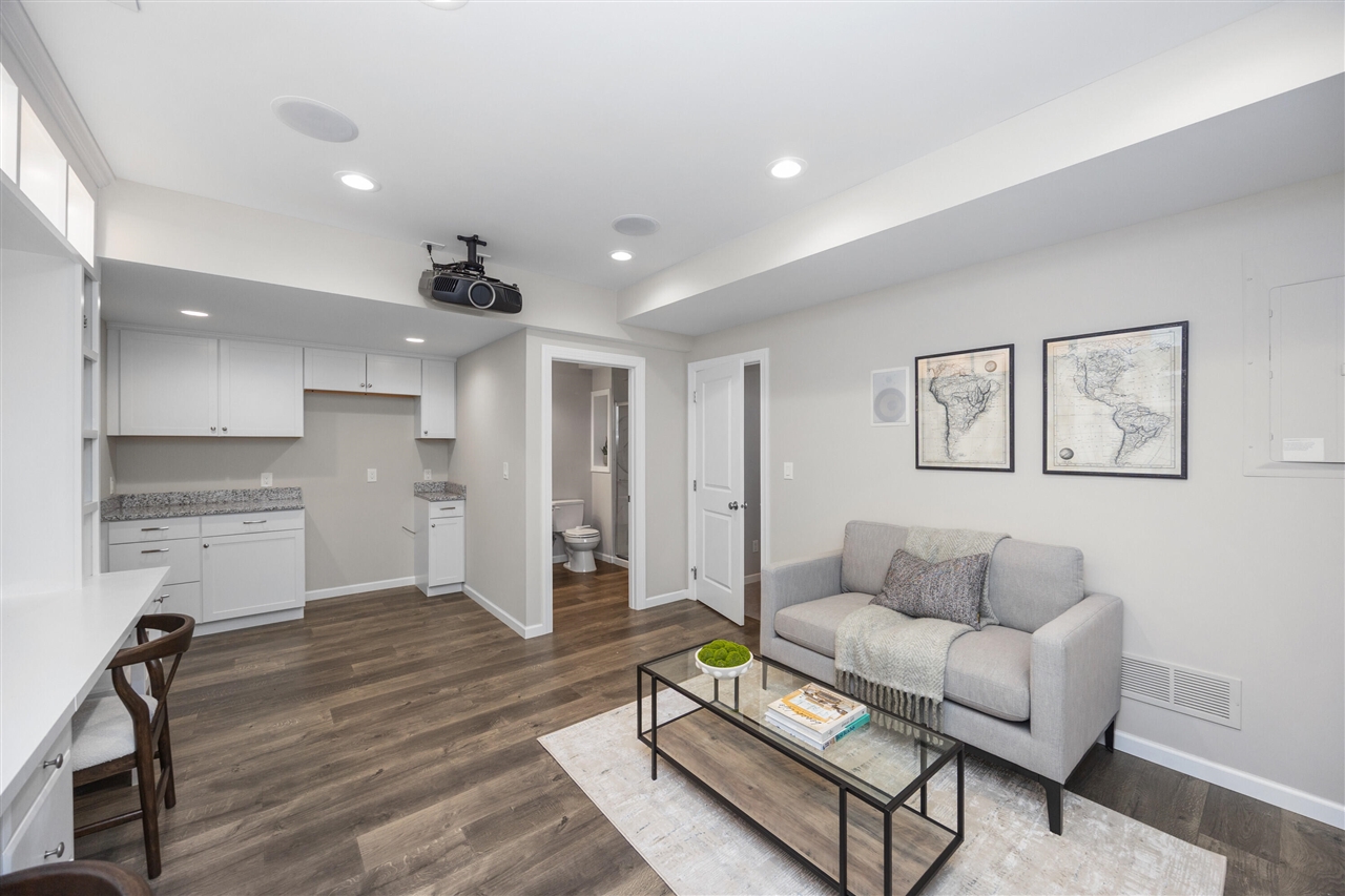 2794 Ashcombe Drive, Ann Arbor, MI, 48105-3707